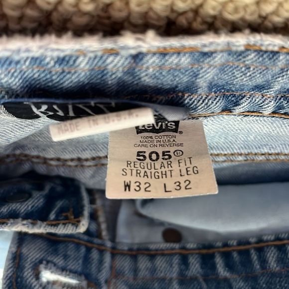 Vintage re-constructed detailed beaded Levi’s. Men’s converted into women’s. - Picture 7 of 15